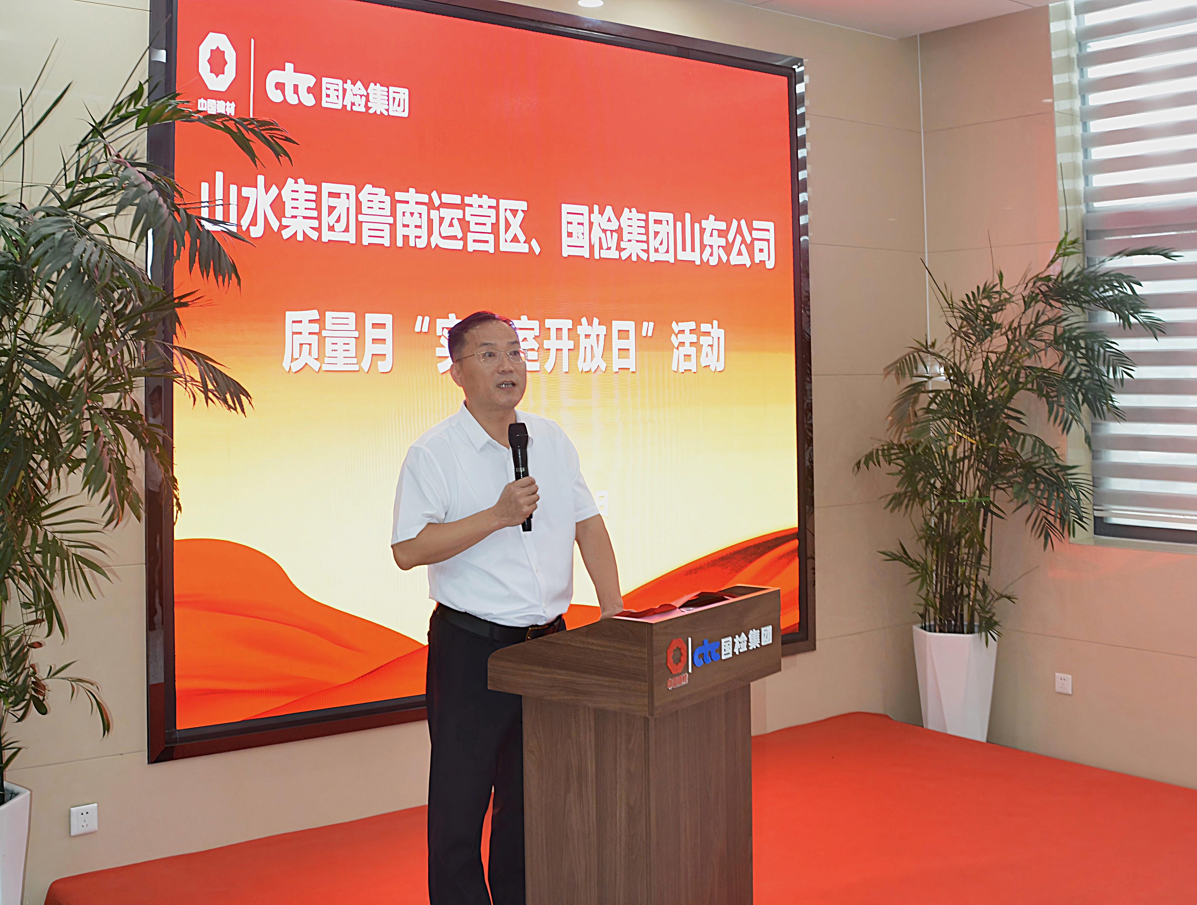 DSC_5249_11677(2) DSC_5249_11677(2)